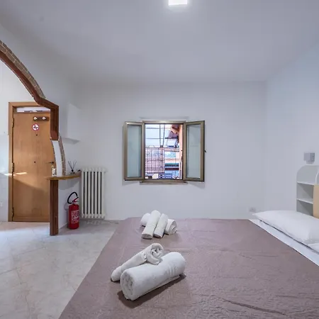 Lägenhet A 100mt Dalla Metro C Loft Grazioso E Giardino Rom